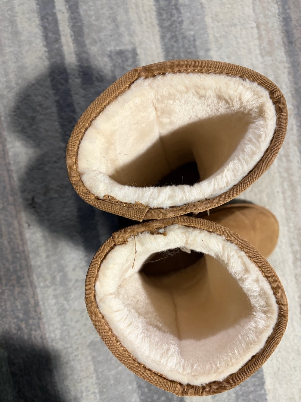 Uggs - Picture 2 of 9
